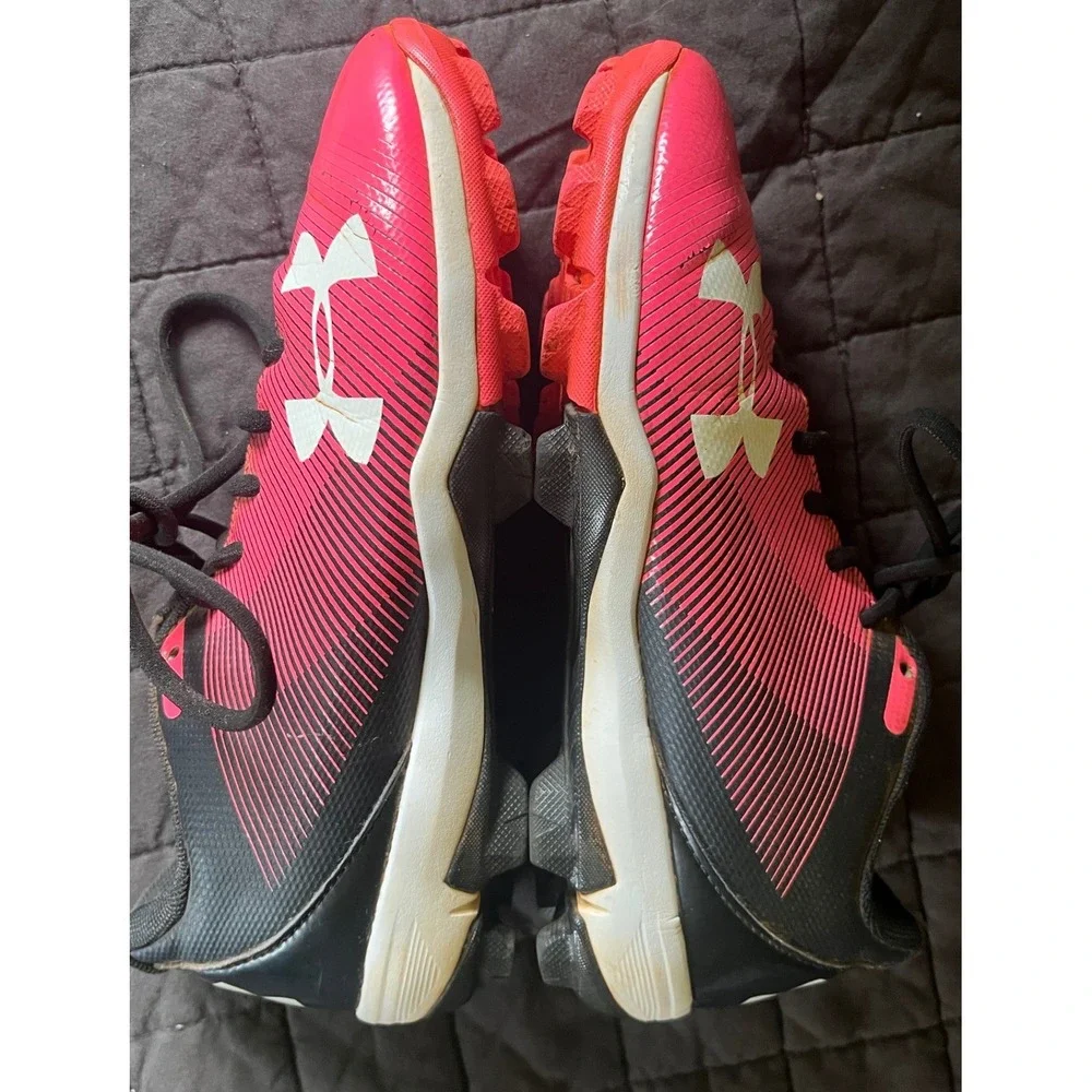 Under Armour Leadoff Low RM Youth Sports Cleats Pink Black 2.5Y 1297316-601
